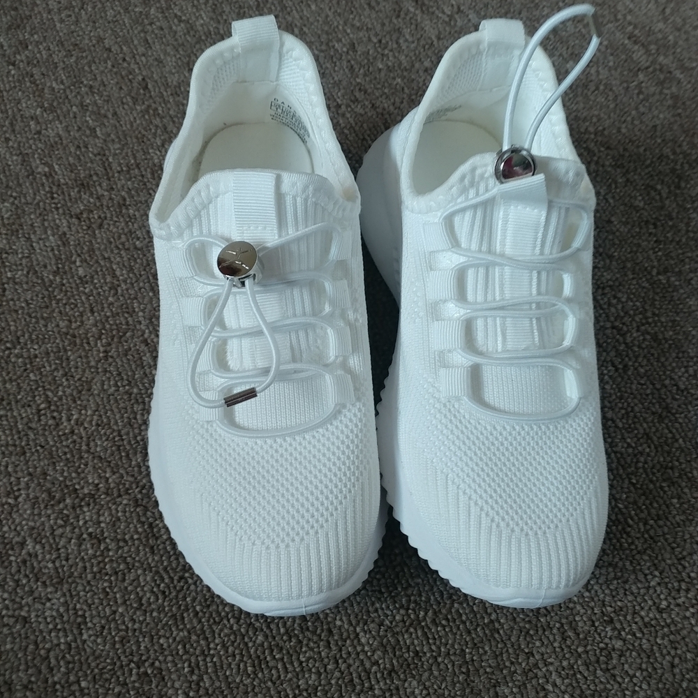 Danskins Girls Slip Ons Sneakers NWT